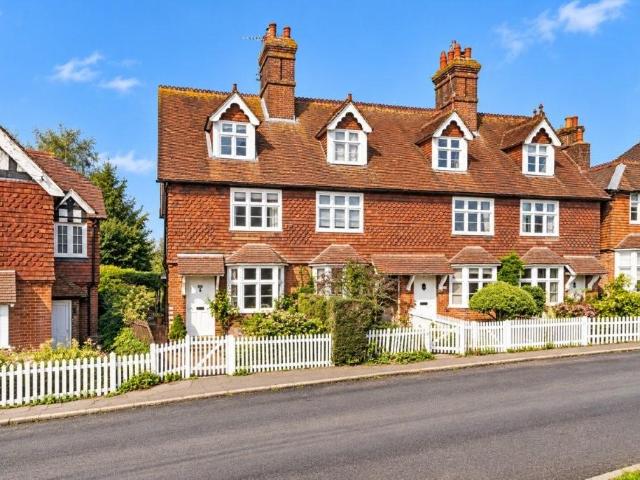2 bedroom end of terrace house for sale