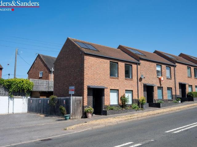 2 bedroom end of terrace house for sale