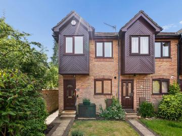 2 bedroom end of terrace house for sale