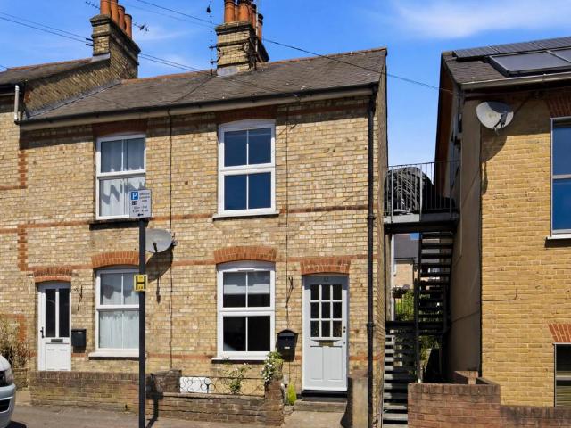 2 bedroom end of terrace house for sale