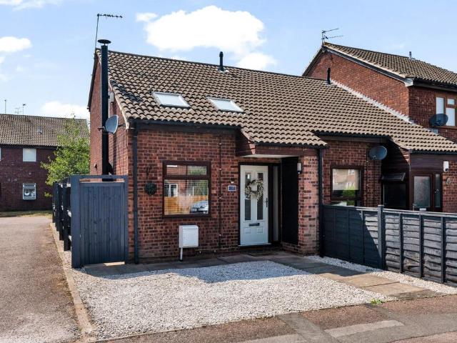 2 bedroom end of terrace house for sale