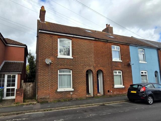 2 bedroom end of terrace house for sale