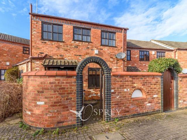 2 bedroom end of terrace house for sale
