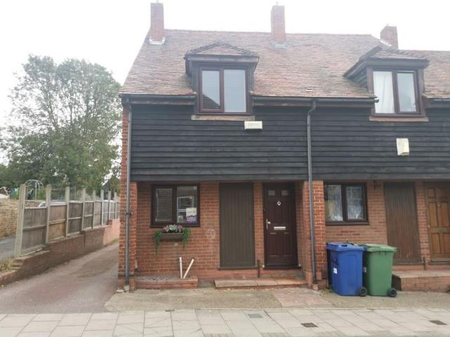 2 bedroom end of terrace house for sale