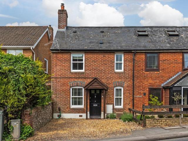 2 bedroom end of terrace house for sale
