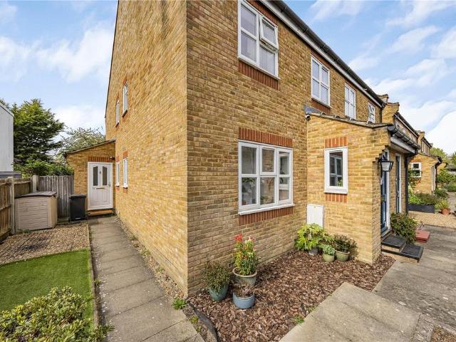 2 bedroom end of terrace house for sale