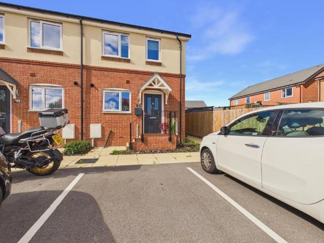 2 bedroom end of terrace house for sale