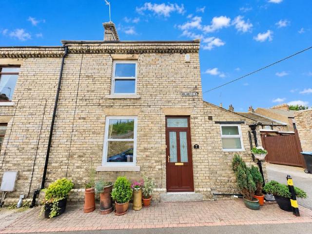 2 bedroom end of terrace house for sale