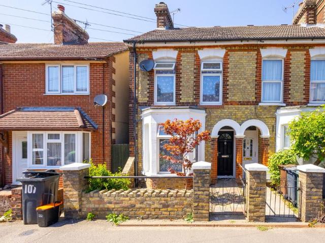 2 bedroom end of terrace house for sale