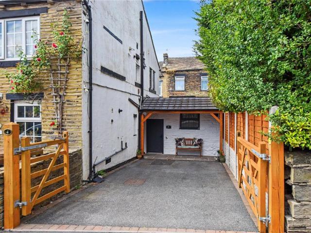 2 bedroom end of terrace house for sale