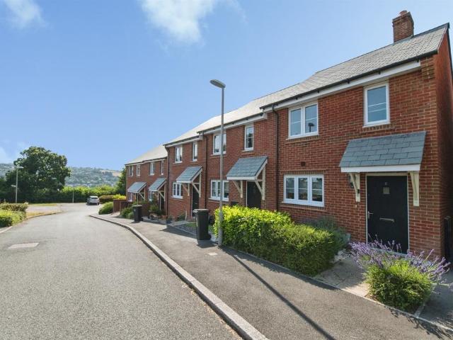 2 bedroom end of terrace house for sale