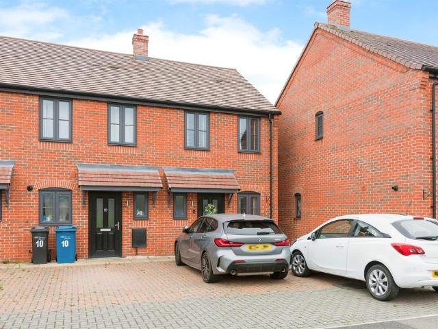 2 bedroom end of terrace house for sale