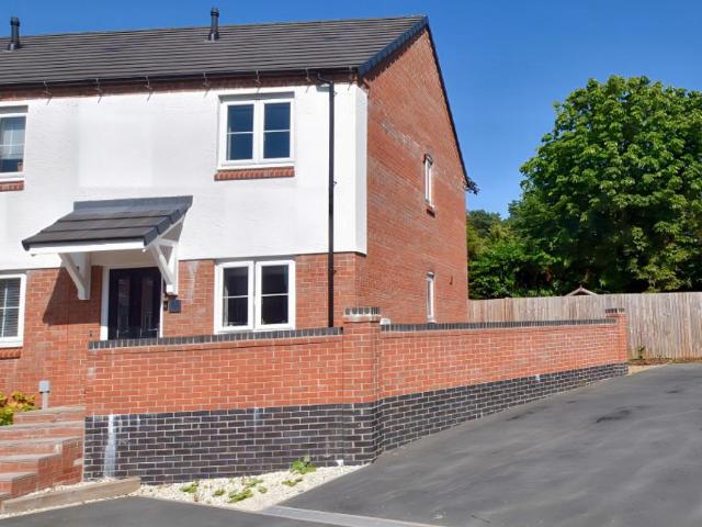 2 bedroom end of terrace house for sale