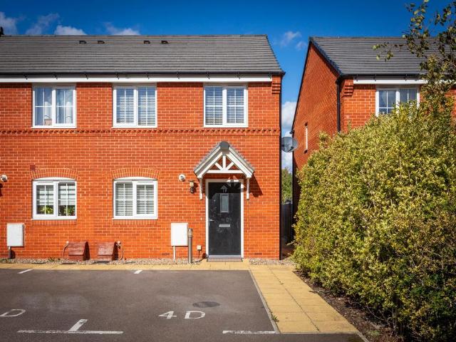 2 bedroom end of terrace house for sale