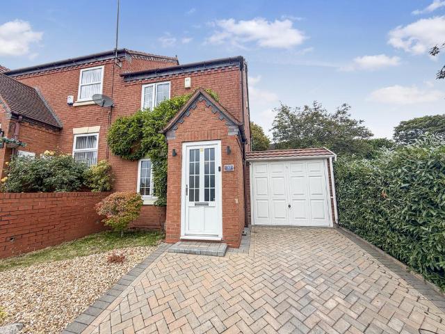 2 bedroom end of terrace house for sale