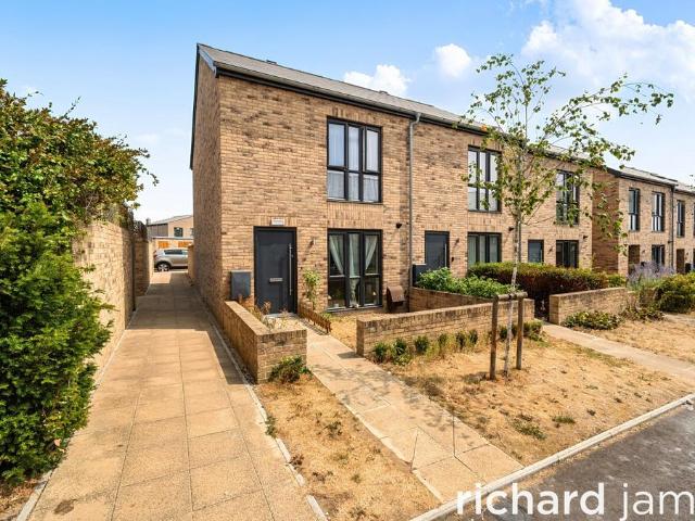 2 bedroom end of terrace house for sale