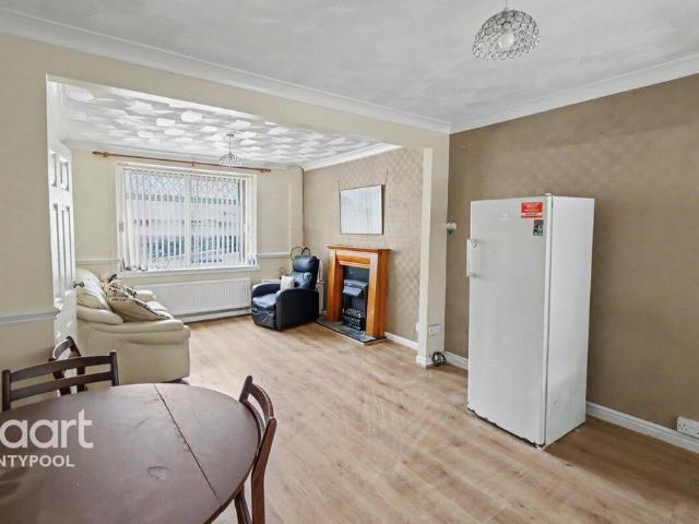 2 bedroom end of terrace house for sale