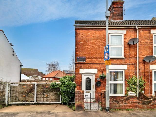 2 bedroom end of terrace house for sale