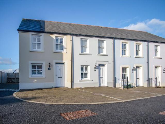 2 bedroom end of terrace house for sale