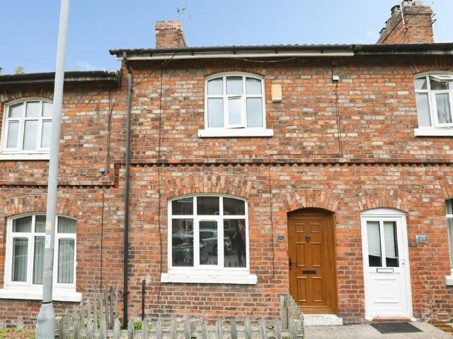 2 bedroom end of terrace house for sale