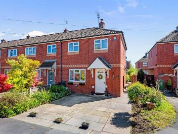 2 bedroom end of terrace house for sale