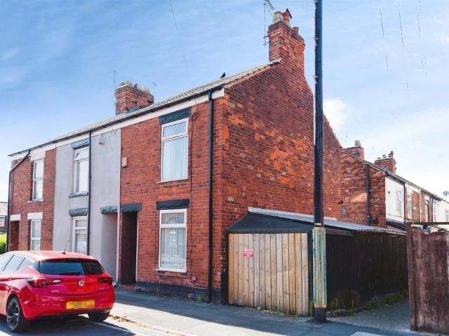 2 bedroom end of terrace house for sale