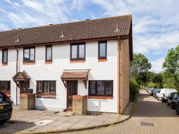 2 bedroom end of terrace house for sale