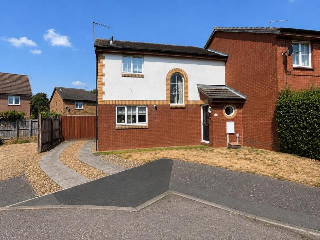 2 bedroom end of terrace house for sale