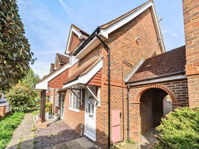 2 bedroom end of terrace house for sale
