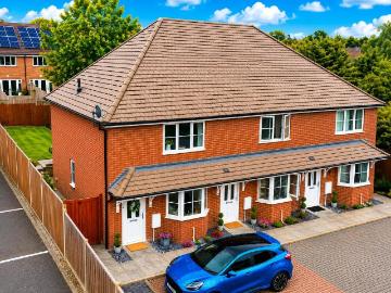 2 bedroom end of terrace house for sale