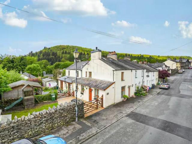 2 bedroom end of terrace house for sale