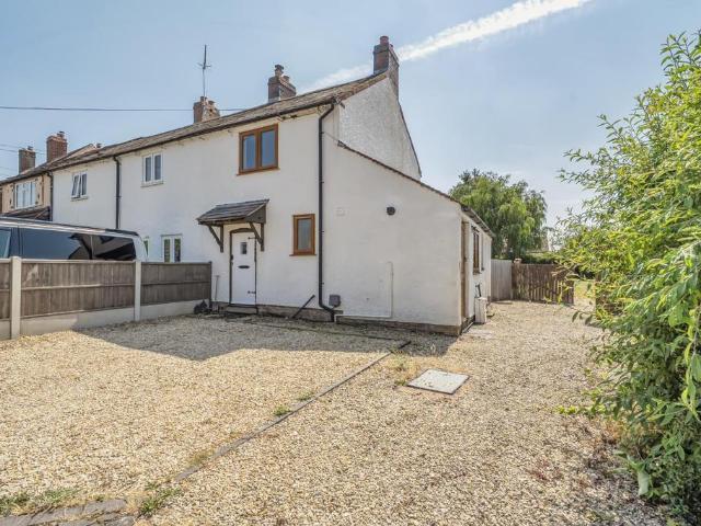 2 bedroom end of terrace house for sale