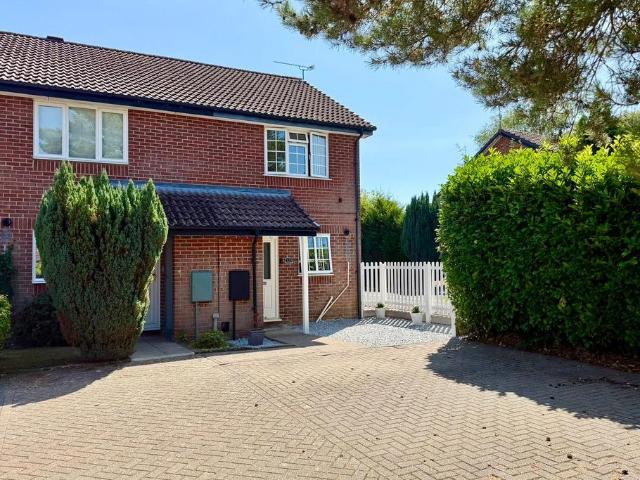 2 bedroom end of terrace house for sale