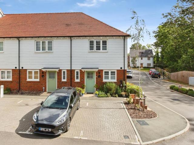 2 bedroom end of terrace house for sale