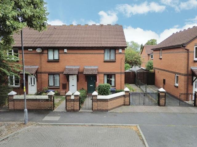 2 bedroom end of terrace house for sale