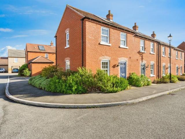 2 bedroom end of terrace house for sale