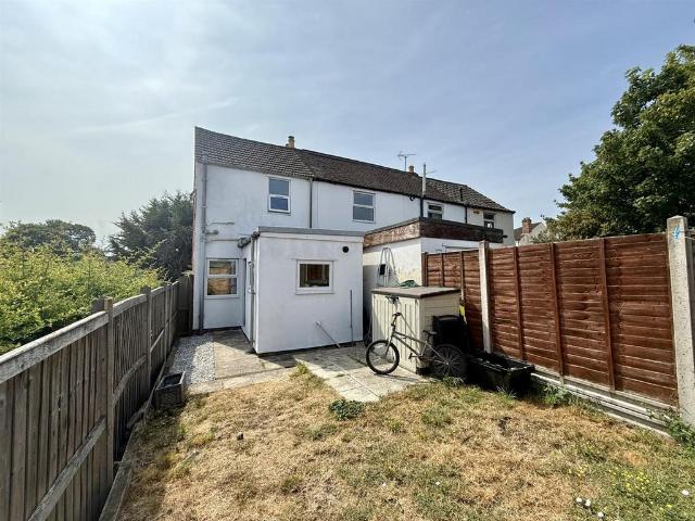 2 bedroom end of terrace house for sale