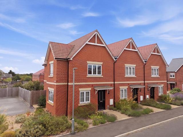 2 bedroom end of terrace house for sale
