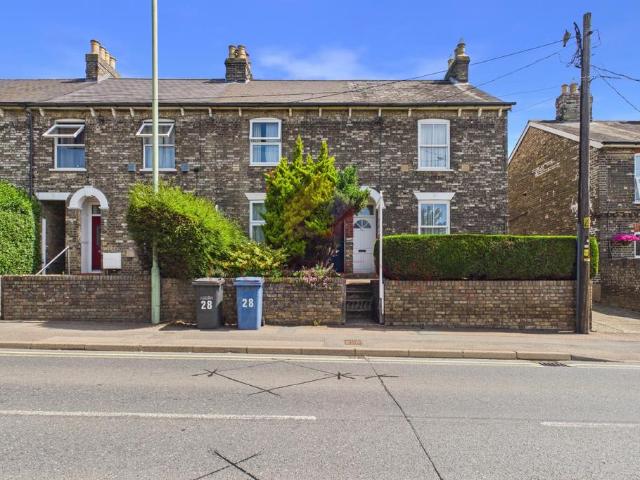 2 bedroom end of terrace house for sale