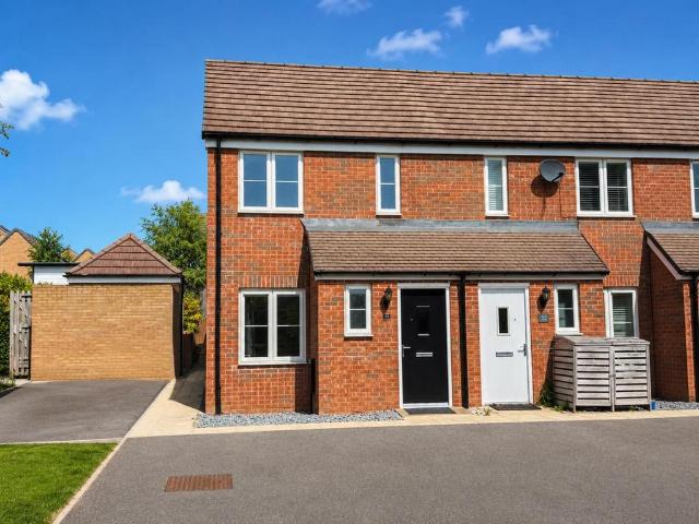 2 bedroom end of terrace house for sale