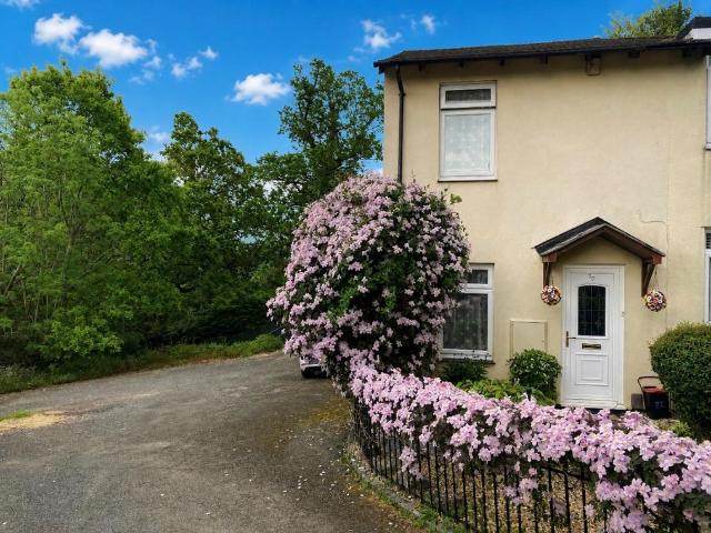 2 bedroom end of terrace house for sale