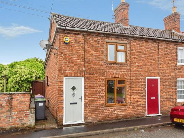 2 bedroom end of terrace house for sale