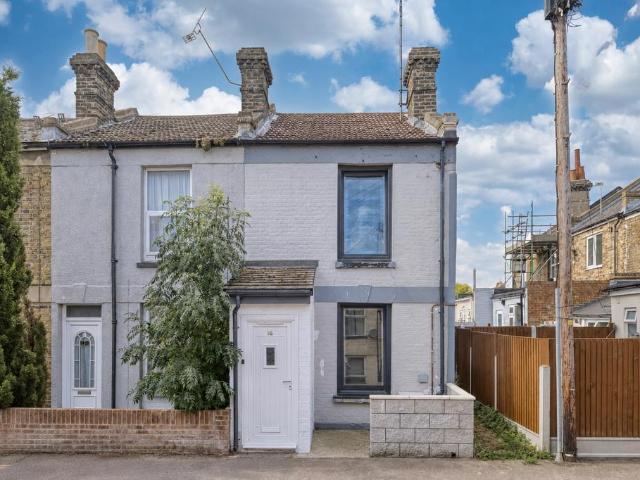 2 bedroom end of terrace house for sale