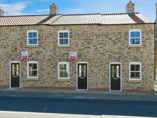 2 bedroom end of terrace house for sale