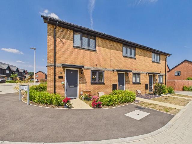 2 bedroom end of terrace house for sale