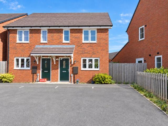 2 bedroom end of terrace house for sale
