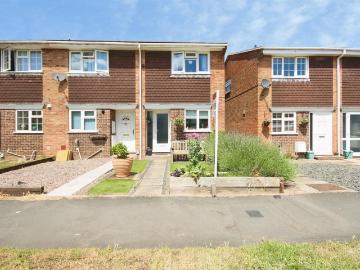 2 bedroom end of terrace house for sale