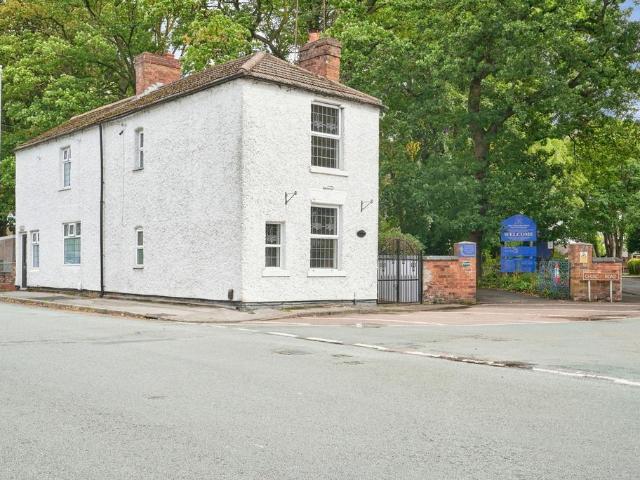 2 bedroom end of terrace house for sale