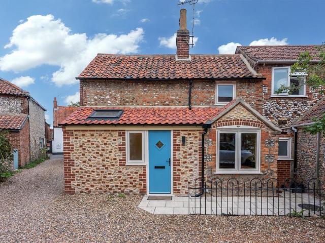 2 bedroom end of terrace house for sale