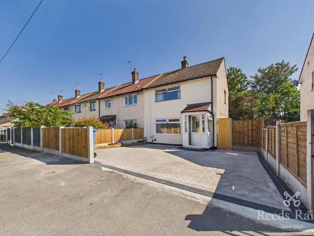 2 bedroom end of terrace house for sale